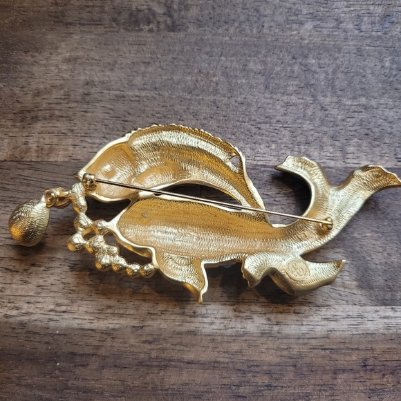 Vintage Elizabeth Taylor Avon "Sea Shimmer" Koi Fish brooch and clip on earrings - Picture 3 of 6